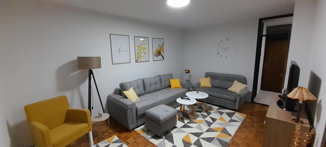 Cozy And Sunny Apartment Near The Airport Saraievo Exterior foto